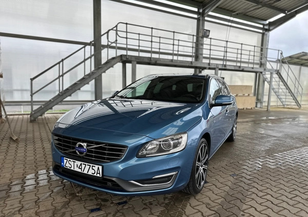 Volvo V60 cena 43500 przebieg: 258000, rok produkcji 2014 z Lublin małe 37